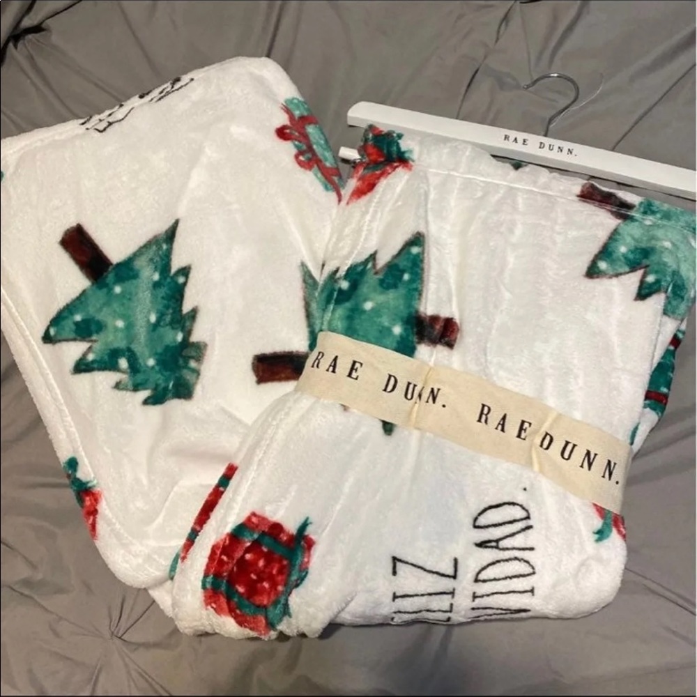 COPY - Rae Dunn Christmas feliz navidad blanket